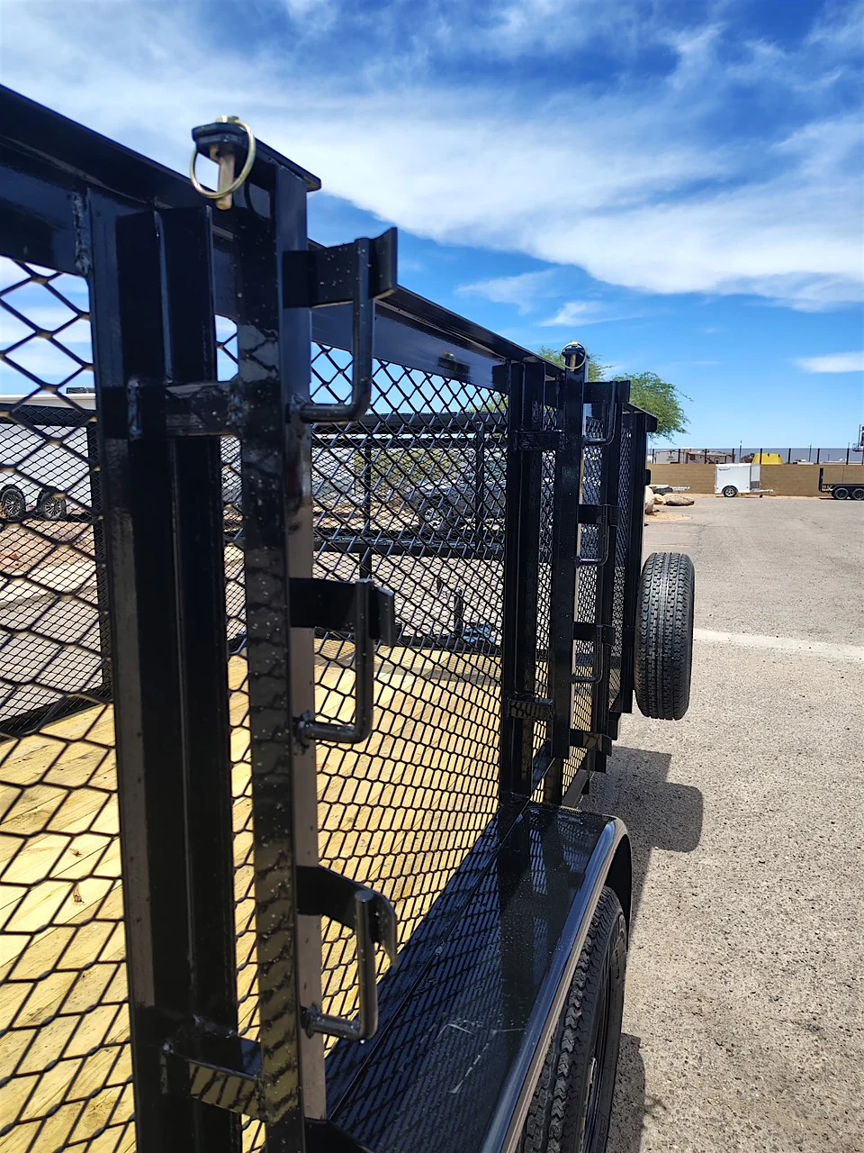 Texas Bragg 16x83 Tandem Axle, Landscape, 7K GVWR, 4' Expanded Metal Sides - Stock #TXB004 - Image 6 of 9 Texas Bragg 16x83 Tandem Axle, Landscape, 7K GVWR, 4' Expanded Metal Sides - Stock #TXB004 - Image 6 of 9