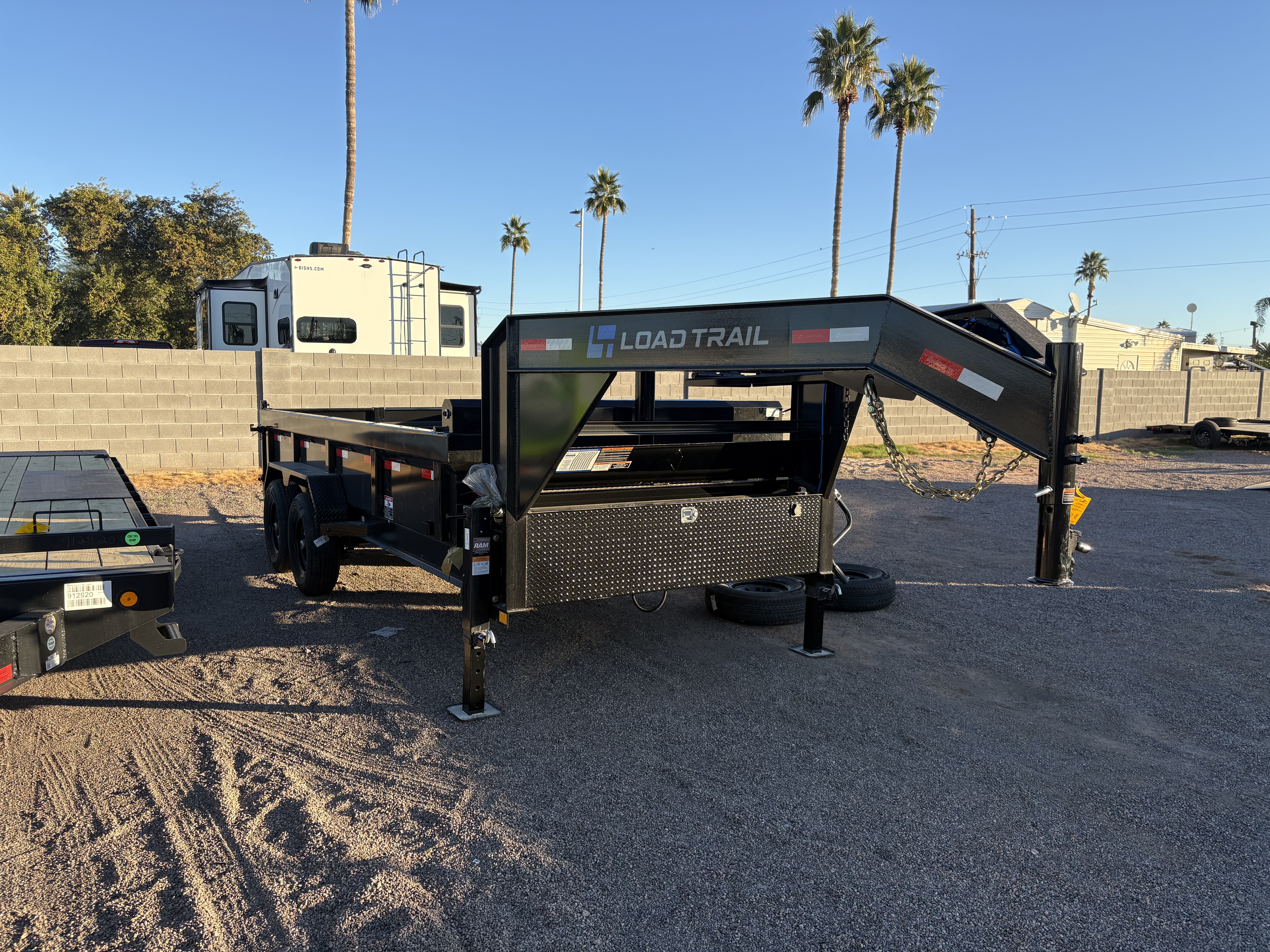 Load Trail 16x83 Gooseneck, Tandem Axle, 14 GVWR, Low-Pro Dump, 24" Sides - Stock #LTD917 - Image 2 of 5