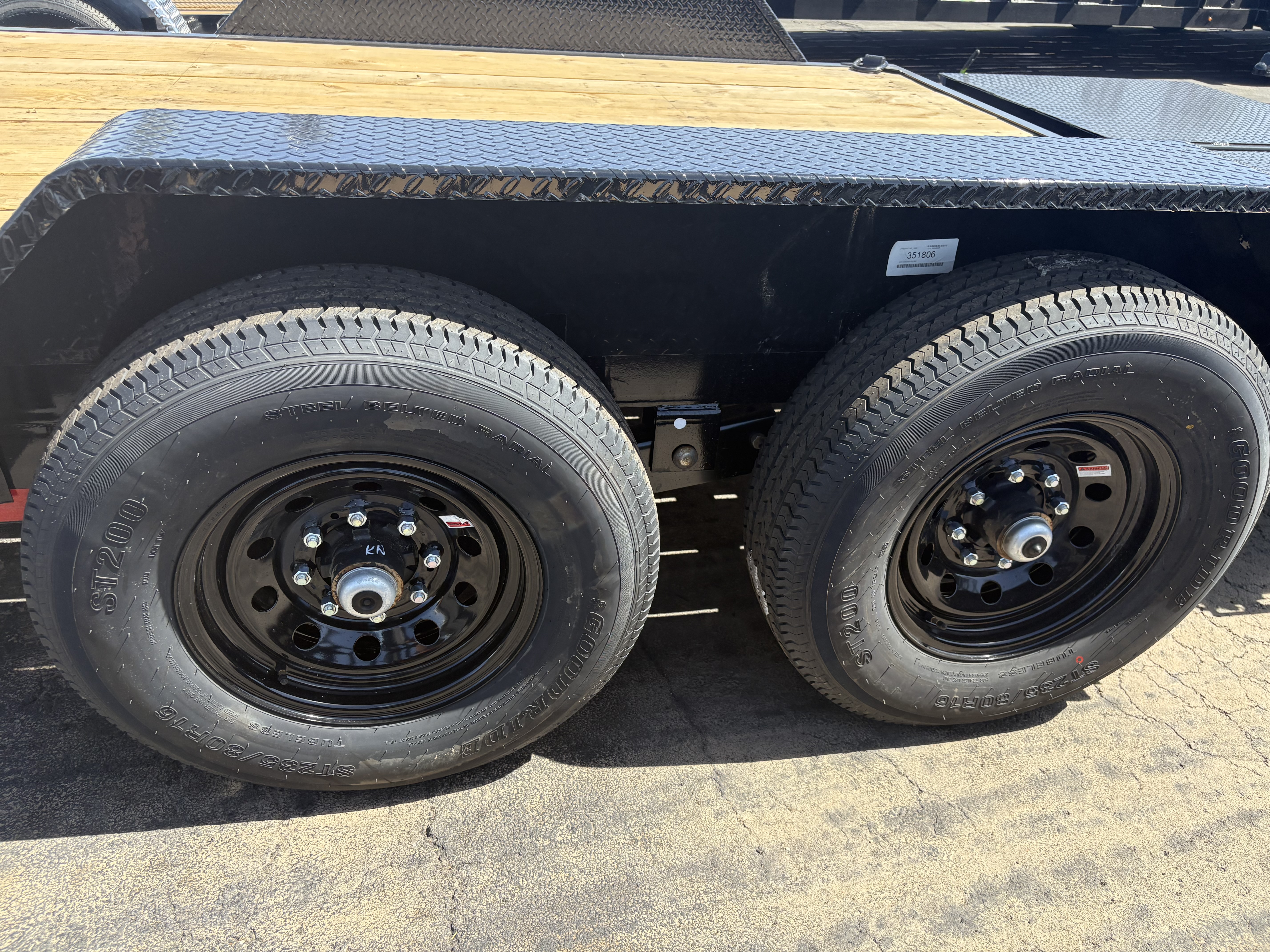 Load Trail 20x83 Tandem Axle, 14K GVWR, Car Hauler, Max Ramps - Stock #LT0920 - Image 3 of 6