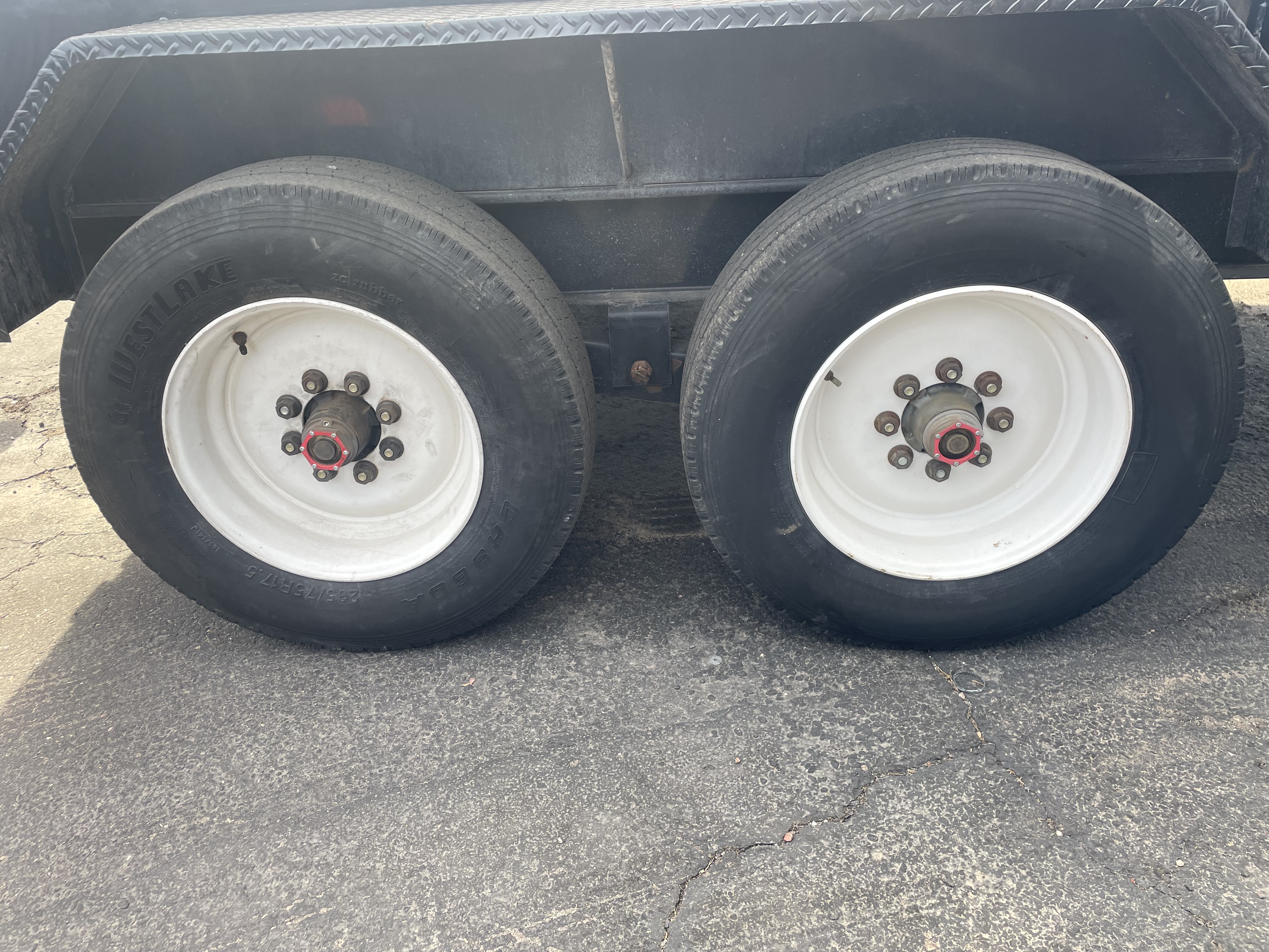 P.J. Trailers 12x83 Gooseneck Tandem Axle 16K GVWR, 18ply Tires - Stock #USD8758 - Image 2 of 4