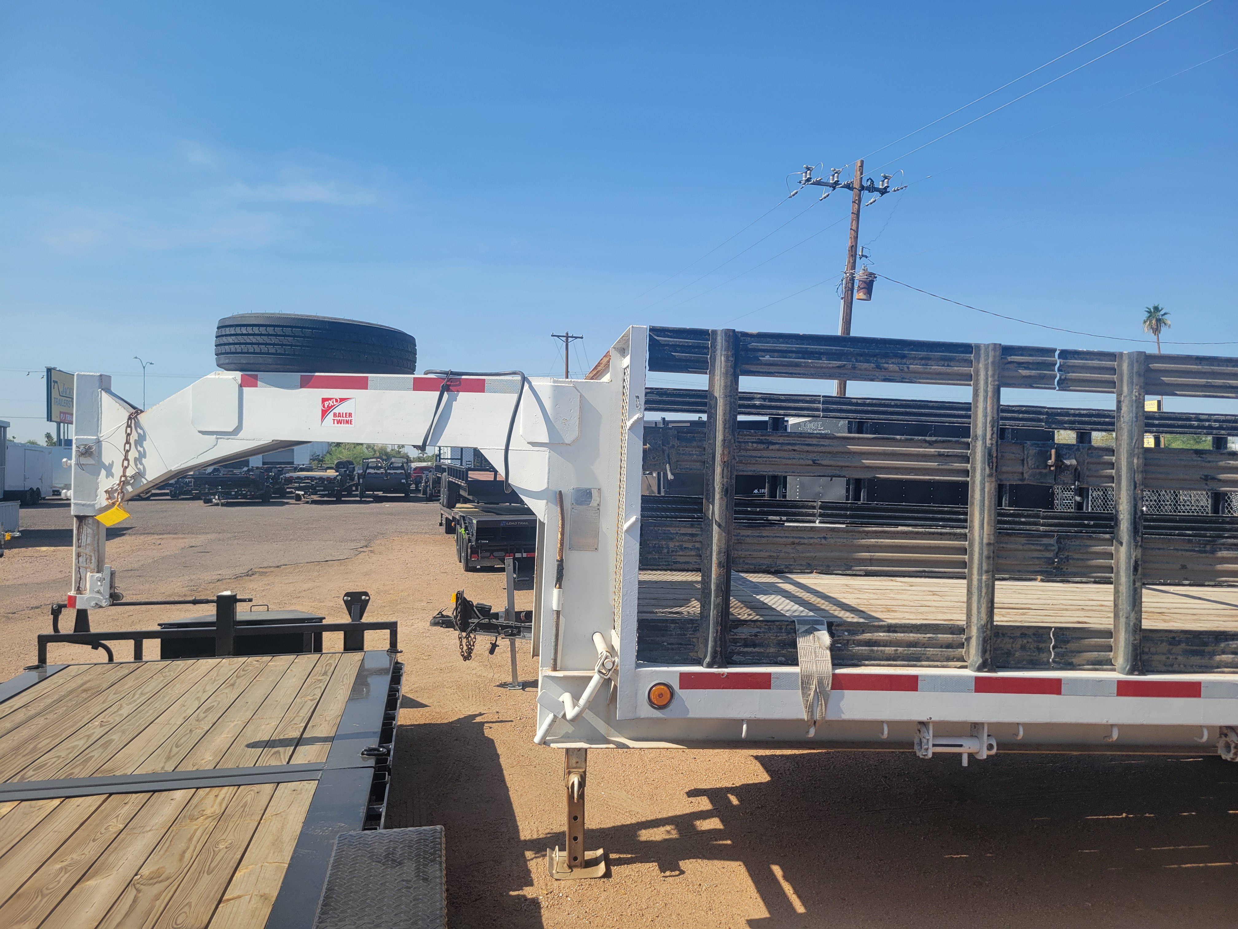 STALLION 20x102 Gooseneck 14K GVWR, Removeable Sides - Stock #USD8030 - Image 1 of 3