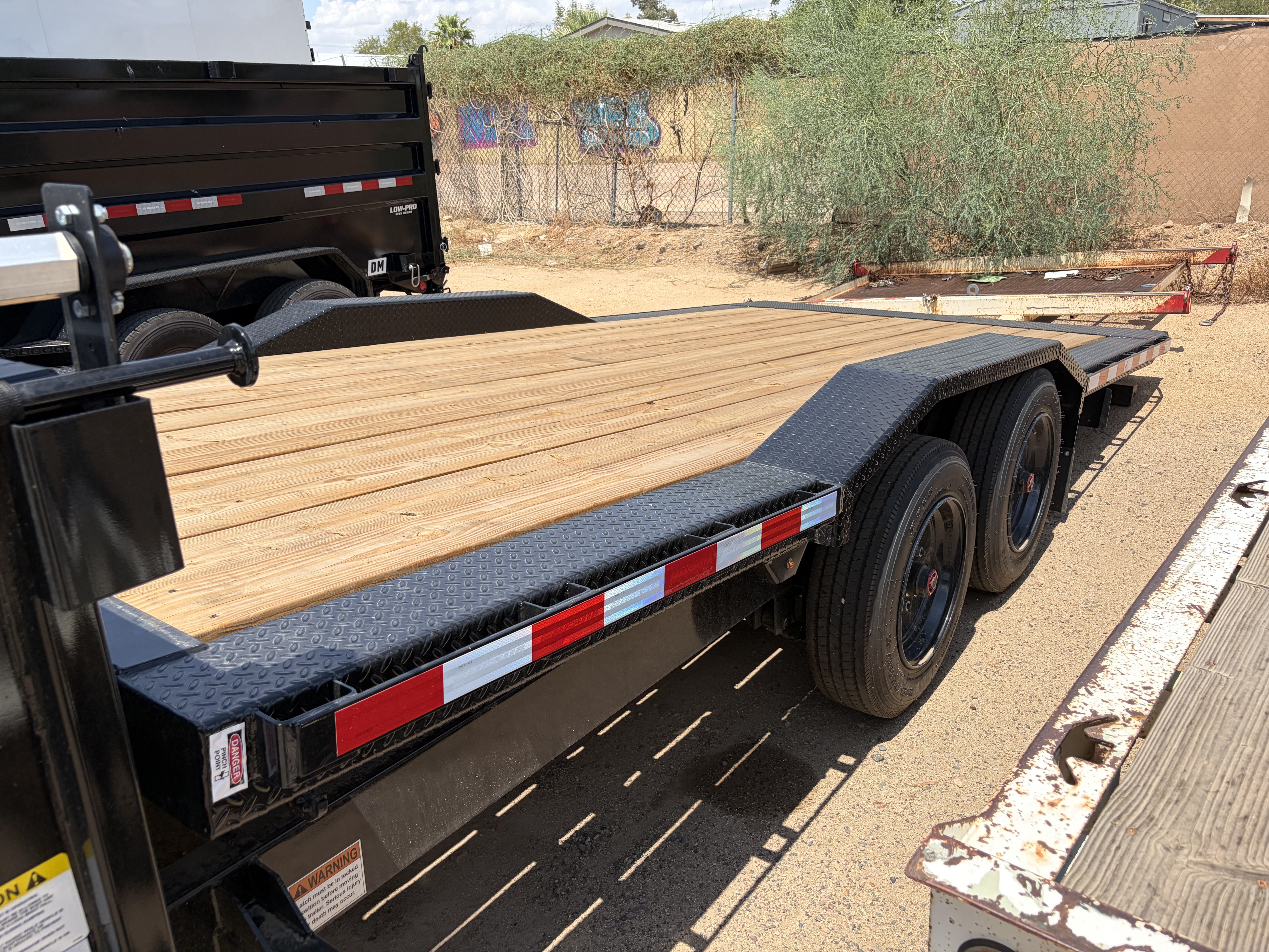 Midsota 23'x102" Scissor Side Dump Trailer w/ 24" Sides (HS)