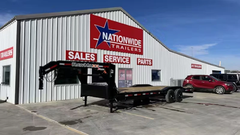 Gooseneck vs. Bumper Pull Trailers: Which is Right for Your Business?