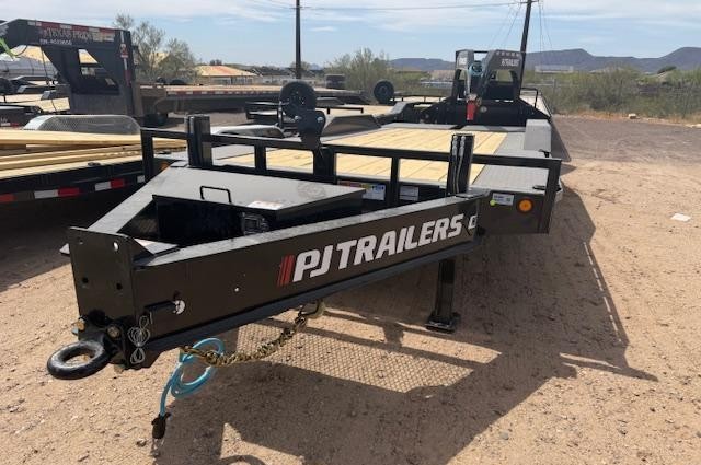 P.J. Trailers 20x102" Tandem Axle, Super-Wide, 22K GVWR, Hyd. Jacks - Stock #PPJ10564 - Image 2 of 7