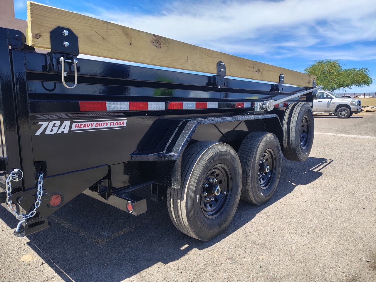 P.J. Trailers 14x83 Tandem Axle, 15,400 GVWR, Low Pro Dump, 24" Sides, 14 Ply Tires - Stock #PJD1667 - Image 5 of 11