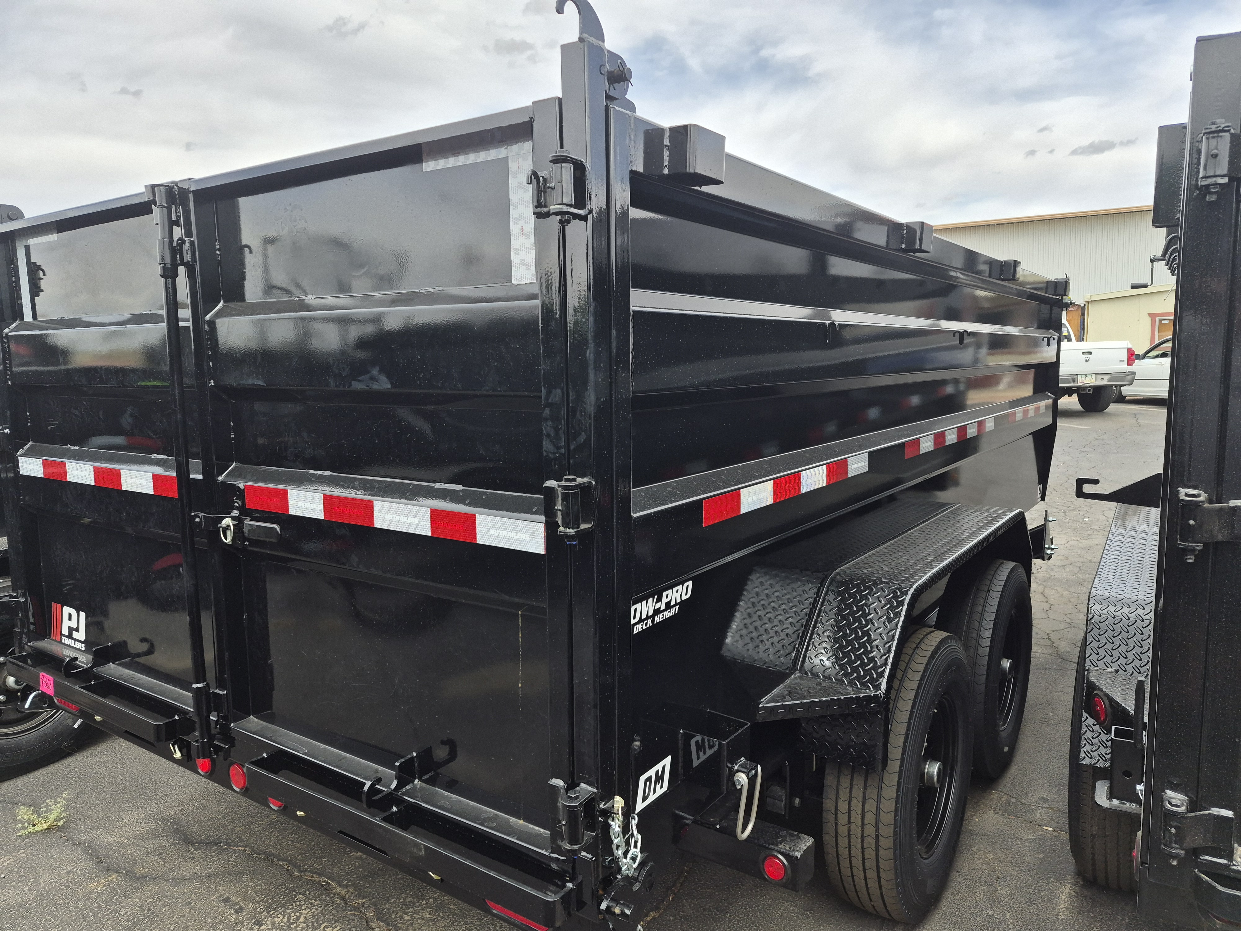 P.J. Trailers 14x83 Tandem Axle, 15,400 GVWR, Low Pro Dump, 48" Sides - Stock #PJD1692 - Image 3 of 4