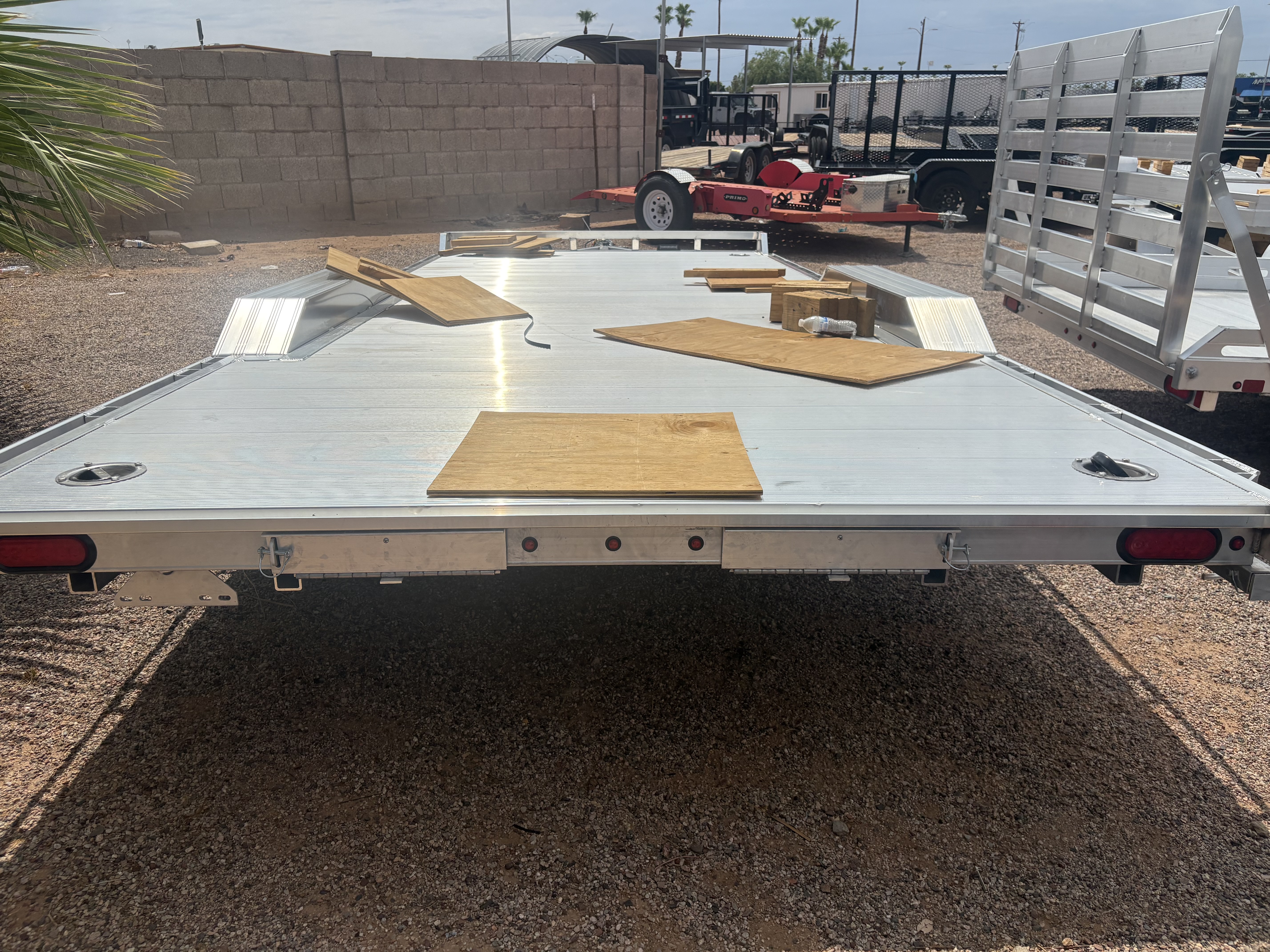 Aluma 20'x102" Aluminum Car Trailer w/ Drive-Over Fenders (WB20H)