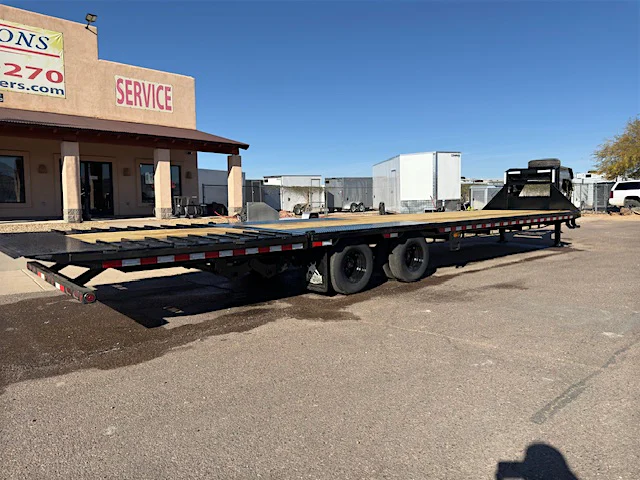 Norstar 36x102 Gooseneck, Hydraulic Dovetail & Jacks, Tandem w/ Duals, 25,900K GVWR - Stock #NS396 - Image 8 of 10 Norstar 36x102 Gooseneck, Hydraulic Dovetail & Jacks, Tandem w/ Duals, 25,900K GVWR - Stock #NS396 - Image 8 of 10