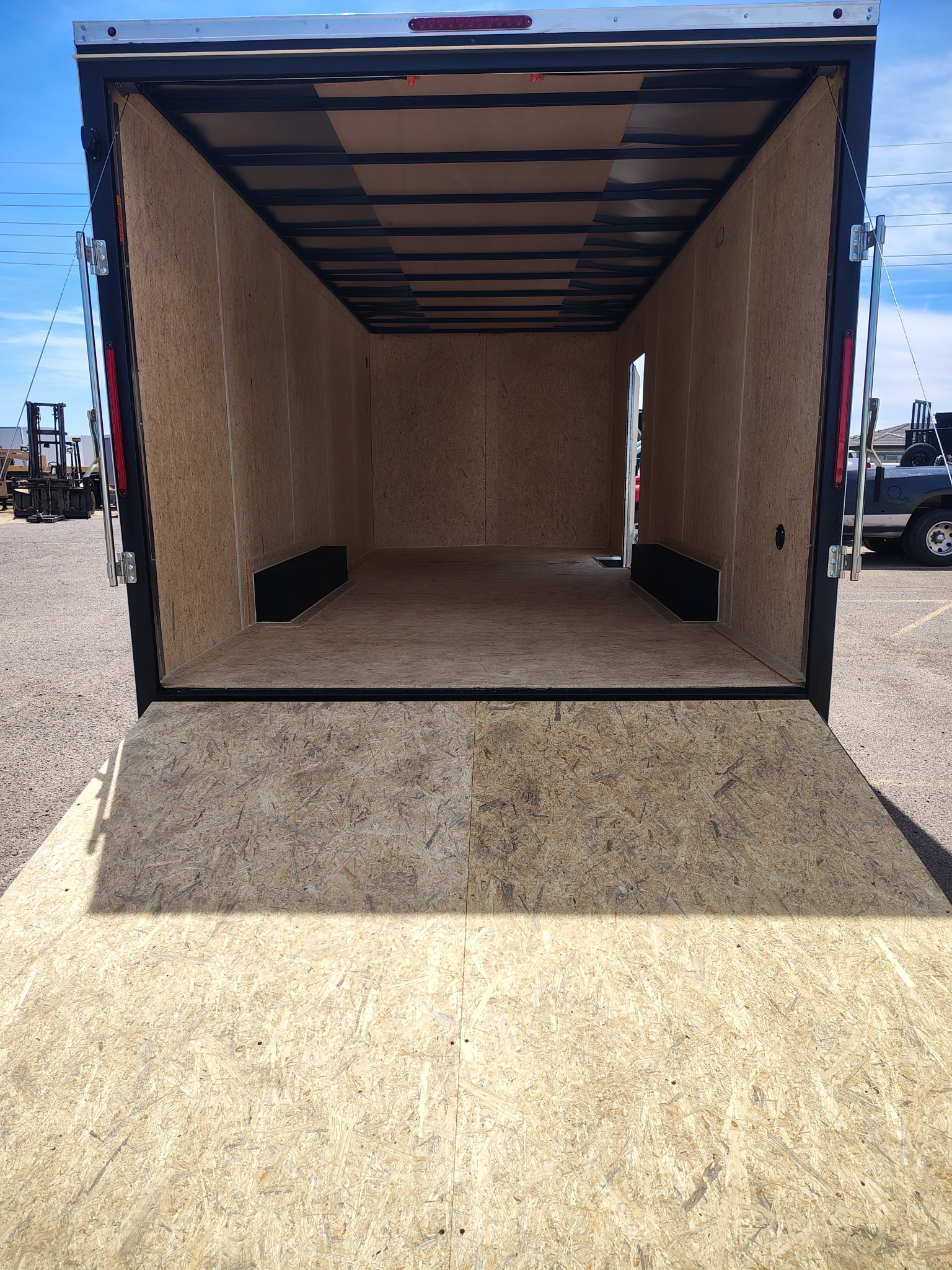 Compass 20x8.5 Indigo DLX, 10K GVWR, Ramp Door - Stock #CMP2847 - Image 4 of 6
